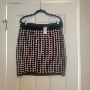 Express, Houndstooth sweater skirt, XL, NWT